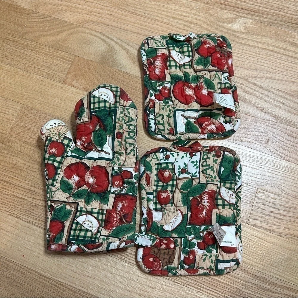Apple Print Pot Holder Bundle Country Kitchen Cozy Green Red